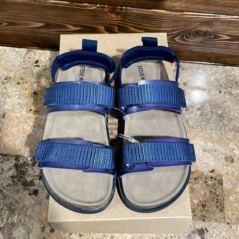 Steve Madden Boy’s Sandals - Picture 8 of 9